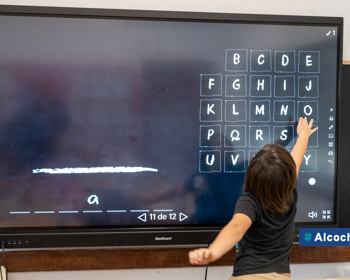 Escolas de Alcochete recebem monitores interativos 