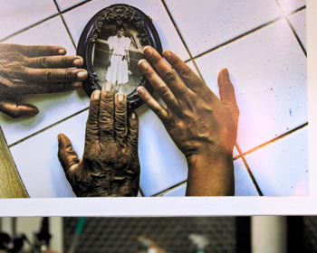 Jovem curadora alcochetana destaca-se em Londres com exposição de grande impacto