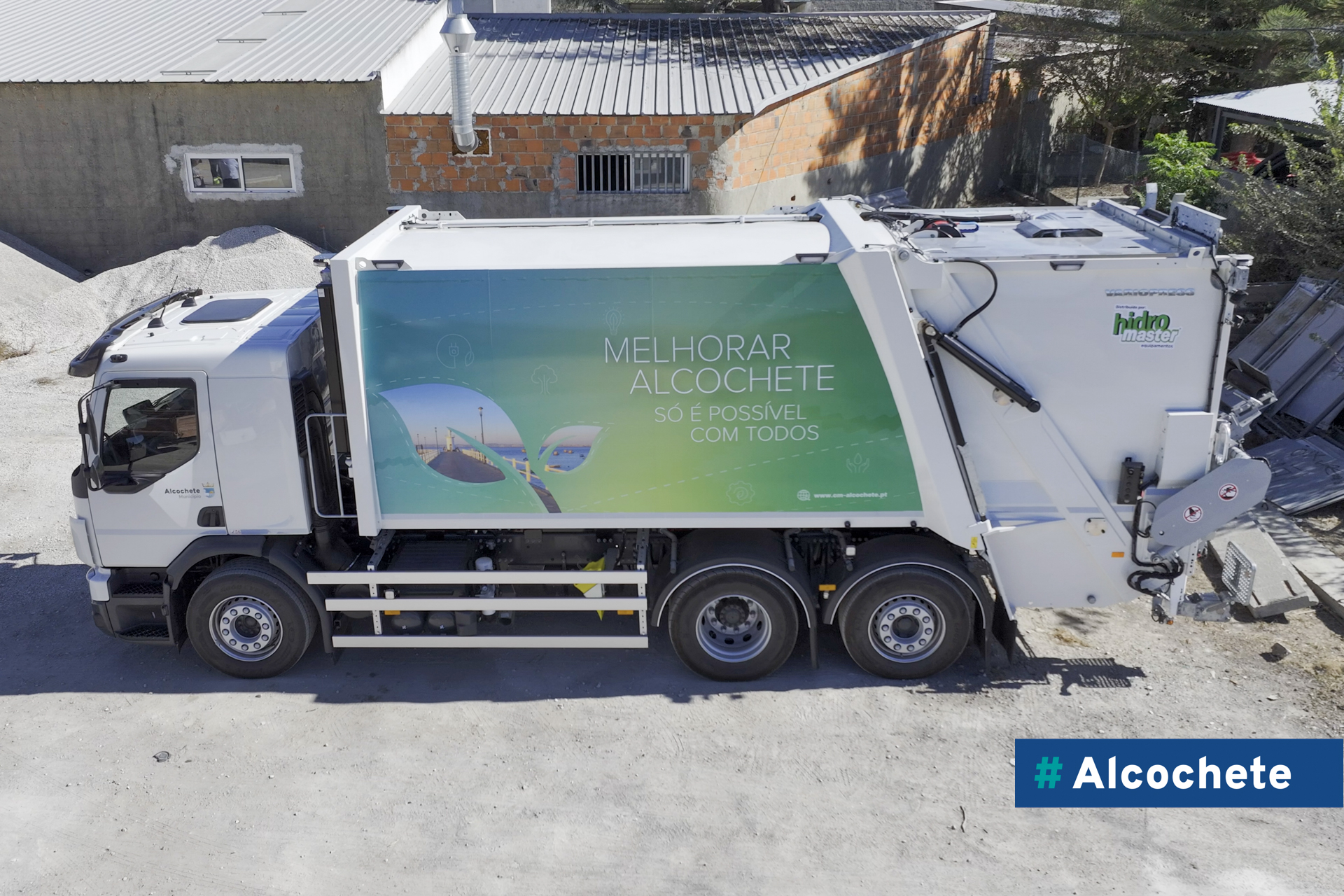Alcochete reforça meios de recolha de resíduos com nova viatura 