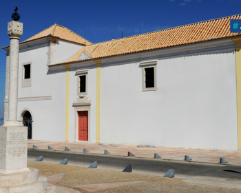 ENCERRADOS: Posto de Turismo e Núcleo de Arte Sacra 