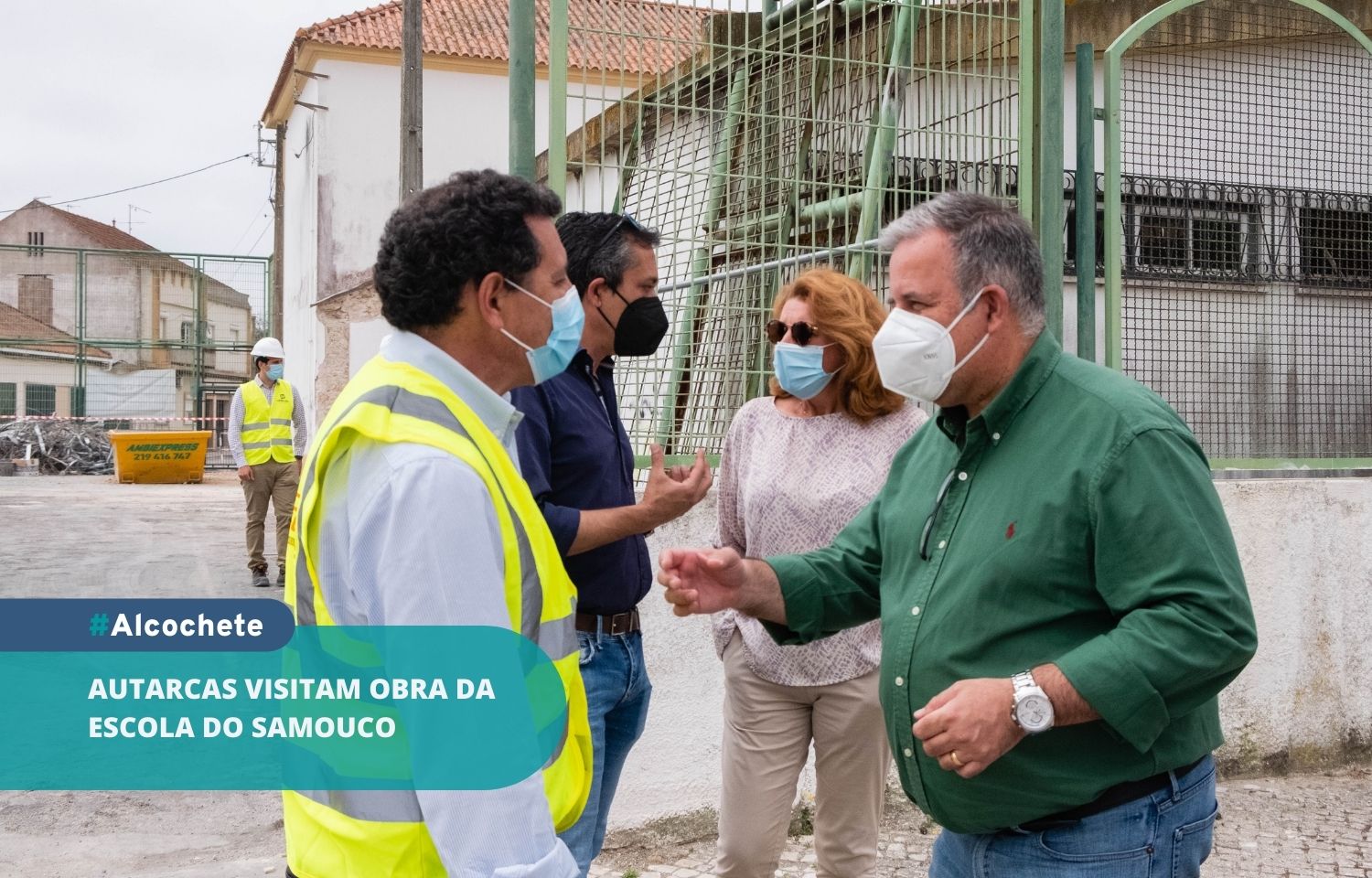 Autarcas visitam obra da Escola do Samouco