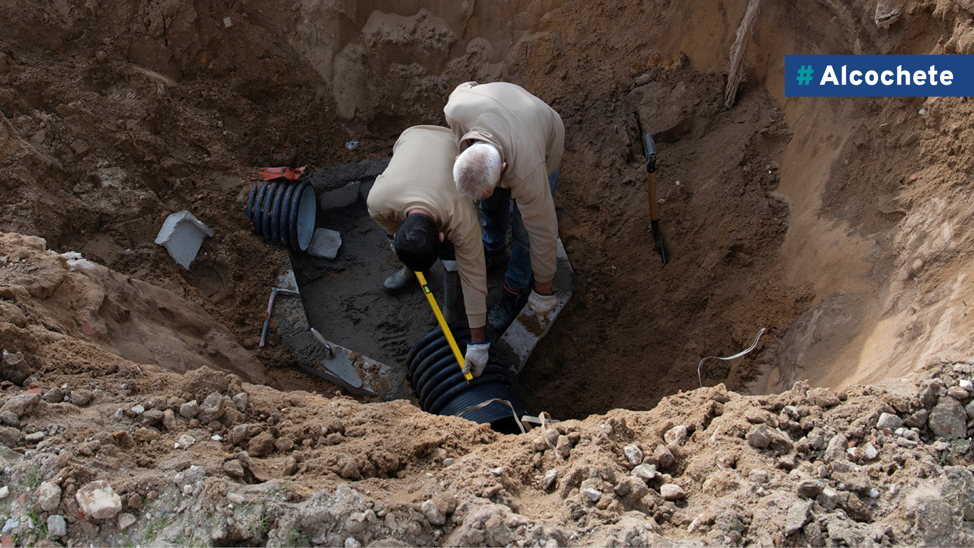 Avançam as obras na Rua das Salinas