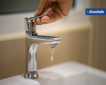 Corte de água na Rua dos Alecrins