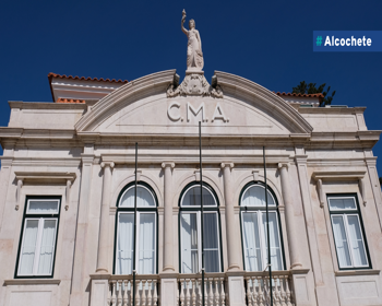 Câmara aprova isenções de taxas ao Aposento do Barrete Verde