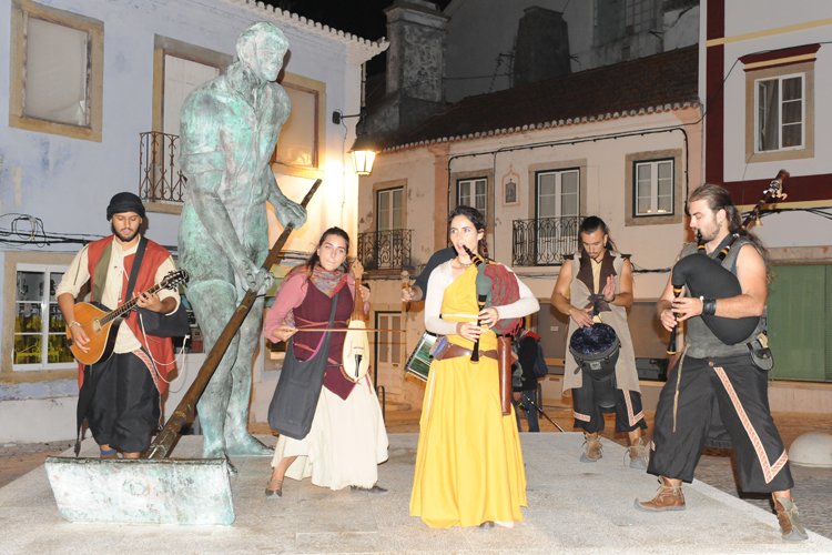 Crianças e adultos divertem-se com Julho+Quente