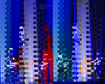 Carminho esgota Fórum Cultural